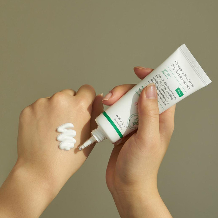 کرم ضد آفتاب بی رنگ وای SPF 50 حجم ۵۰ میلی لیتر Complete no stress
